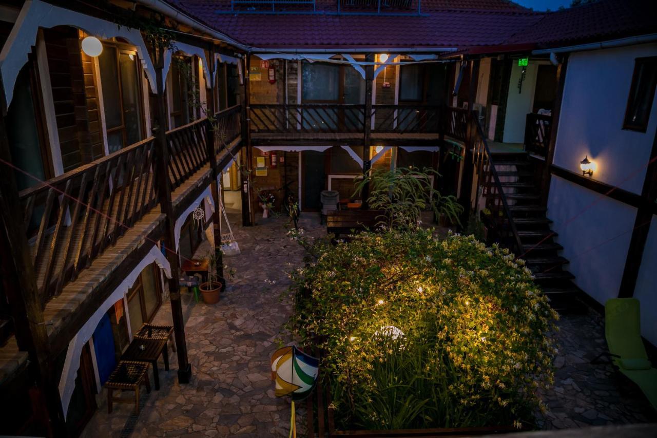 Bazart Vama Veche Hostel Exterior photo