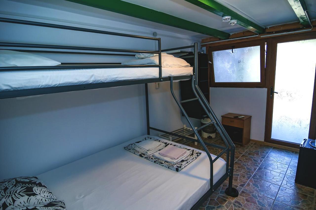 Bazart Vama Veche Hostel Exterior photo