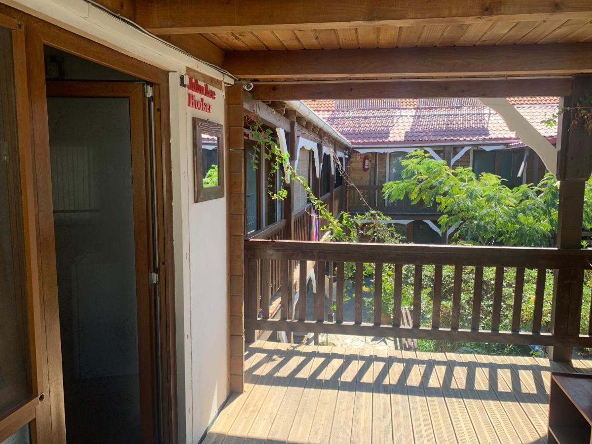 Bazart Vama Veche Hostel Exterior photo
