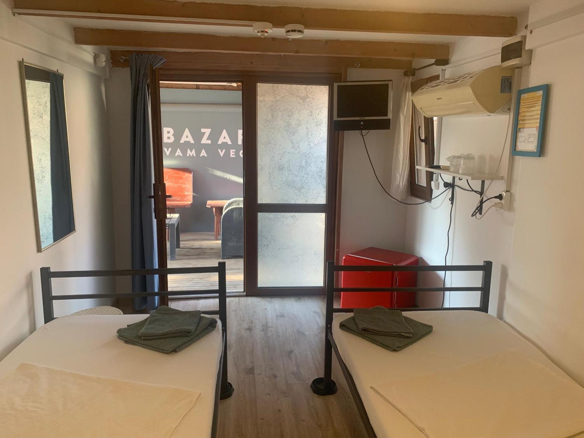 Bazart Vama Veche Hostel Exterior photo